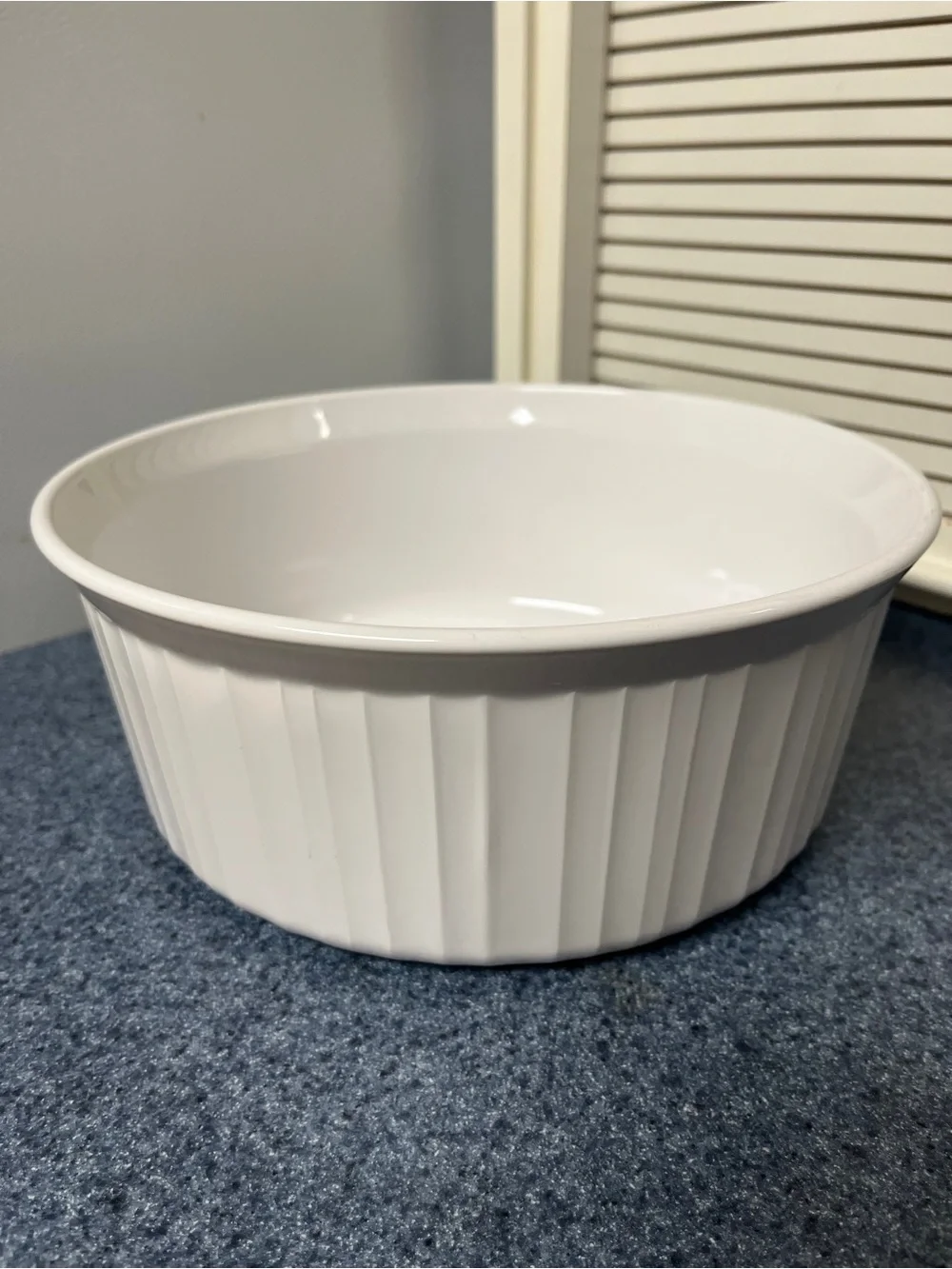 Corningware French White Round Fluted Porcelain Stoneware Casserole Dish F-1-B